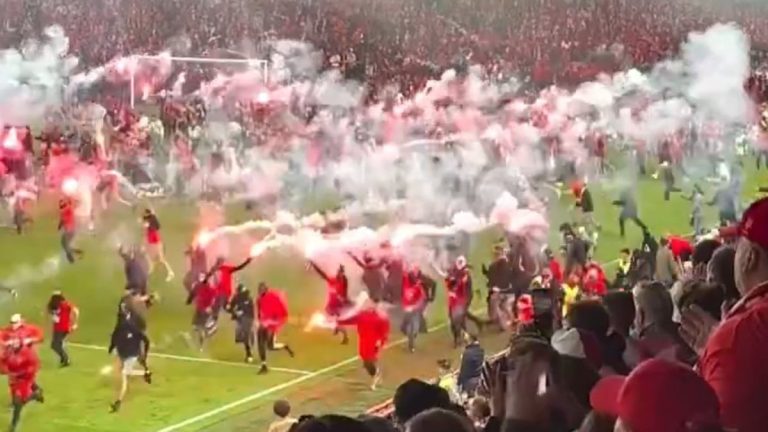 Çekya’da Slavia Prag–Sparta Prag derbisi taraftar olaylarıyla yarıda kaldı